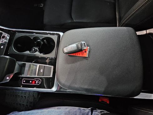 Used 2019 Audi Q8 Premium Plus image 42