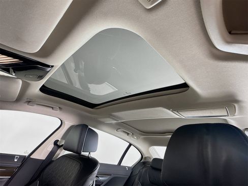 Certified 2022 BMW 750i xDrive image 23