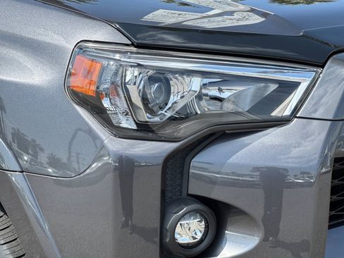 Used 2021 Toyota 4Runner SR5 Premium w/ Moonroof Package AWD/4WD image 12