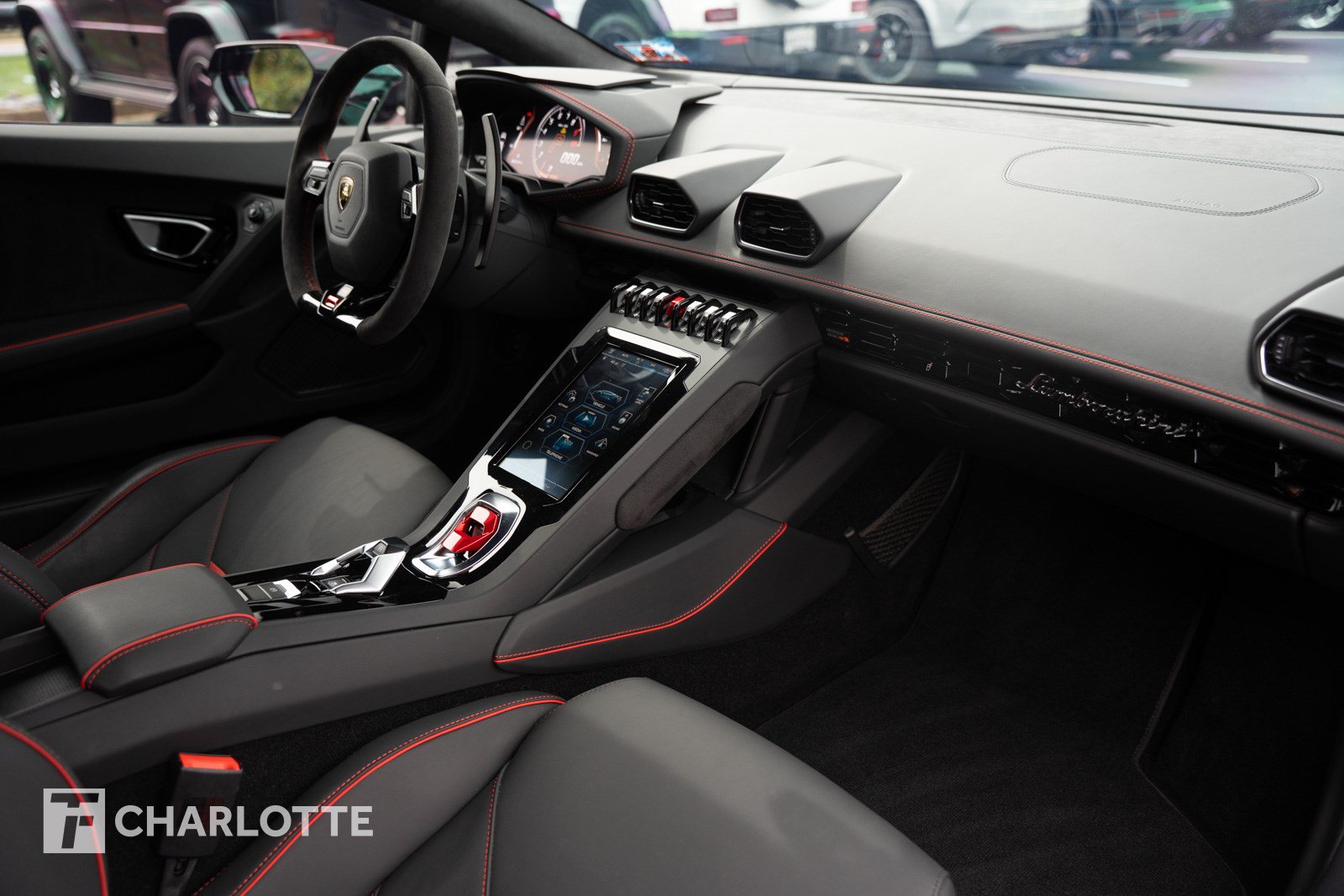 Used 2020 Lamborghini Huracan EVO RWD image 36