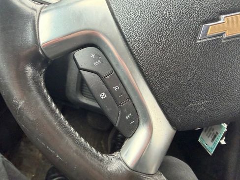 Used 2013 Chevrolet Traverse LT image 11