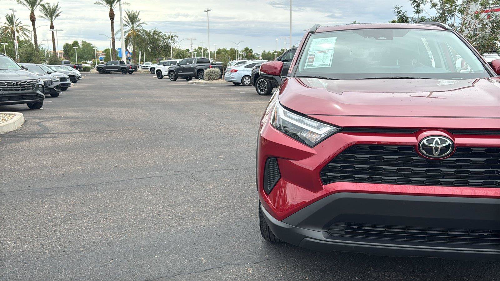Used 2025 Toyota RAV4 XLE w/ Convenience Package FWD image 3