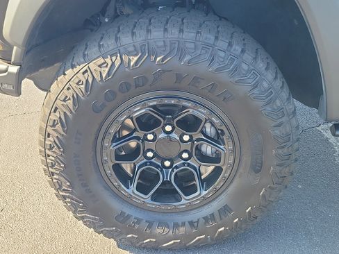 Certified 2024 Chevrolet Colorado ZR2 w/ ZR2 Bison Edition AWD/4WD image 8