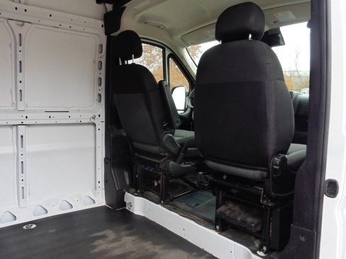 Used 2023 RAM ProMaster 2500 image 13