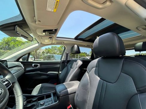 Used 2021 Kia Sorento S w/ Panoramic Sunroof Package FWD image 12