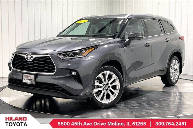 Used 2023 Toyota Highlander Limited AWD/4WD image 1
