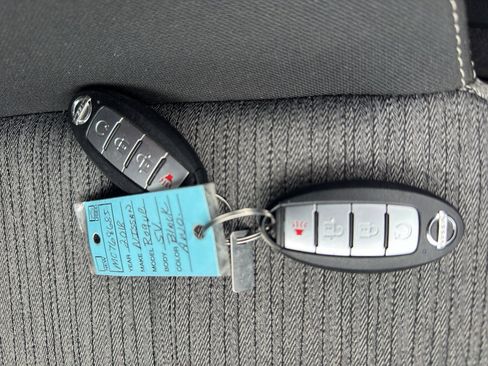 Used 2021 Nissan Rogue SV image 29