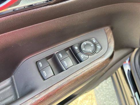 Certified 2022 GMC Acadia Denali w/ Black Diamond Edition AWD/4WD image 10