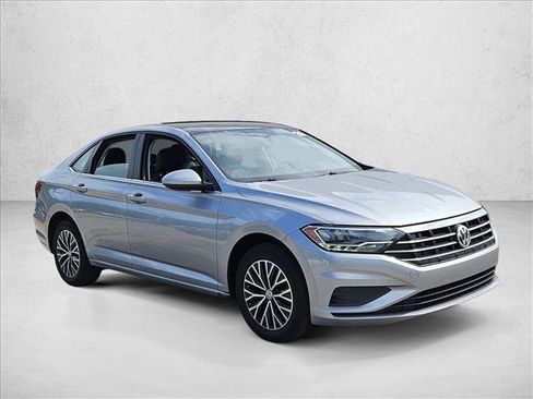 Used 2020 Volkswagen Jetta SE w/ SE Cold Weather Package image 3