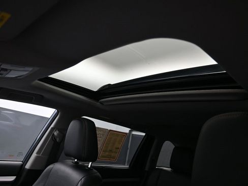 Used 2018 Toyota Highlander XLE image 22