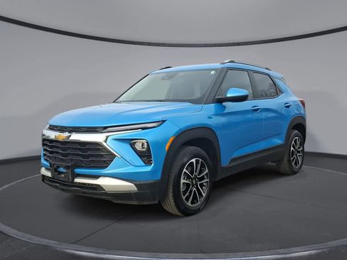 Used 2025 Chevrolet TrailBlazer LT image 1