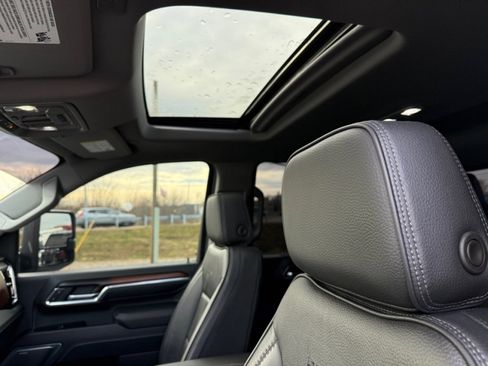 Used 2025 GMC Sierra 2500 Denali w/ Technology Package image 46