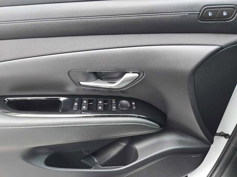 Used 2025 Hyundai Tucson Limited FWD image 21