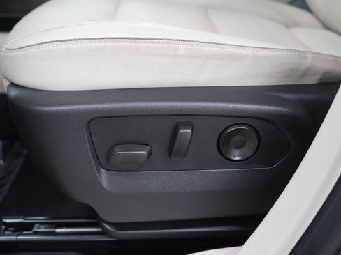 Used 2021 Buick Envision Essence AWD/4WD image 27