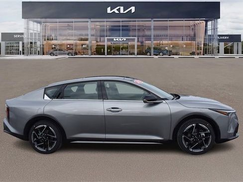 New 2025 Kia K4 GT-Line image 2