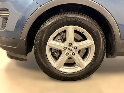 Used 2018 Ford Explorer XLT FWD image 11