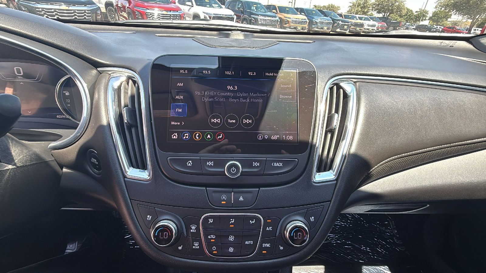 Used 2023 Chevrolet Malibu LT FWD image 14