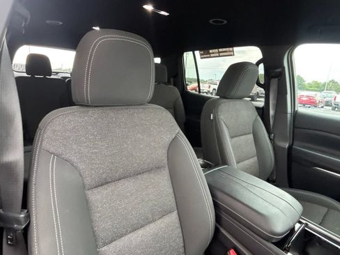 Used 2024 Chevrolet Traverse LT FWD image 18