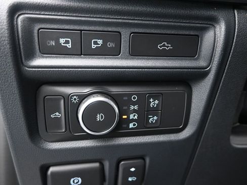 Used 2021 Ford F150 Lariat w/ Equipment Group 502A High image 19