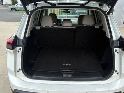 Used 2025 Nissan Rogue SV AWD/4WD image 26
