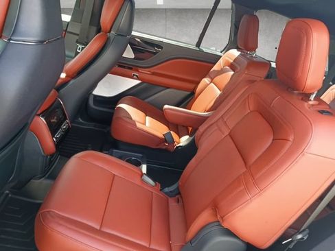 Used 2025 Lincoln Aviator Reserve w/ Equipment Group 201A AWD/4WD image 22