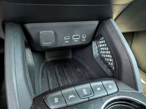 Used 2023 Chevrolet TrailBlazer LT FWD image 33