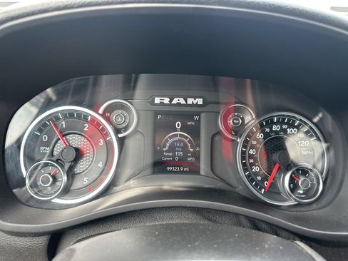 Used 2024 RAM 3500 Tradesman w/ Chrome Appearance Group AWD/4WD image 6