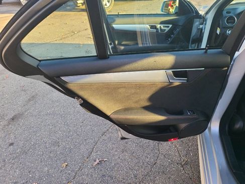 Used 2014 Mercedes-Benz C 300 4MATIC Sedan image 24