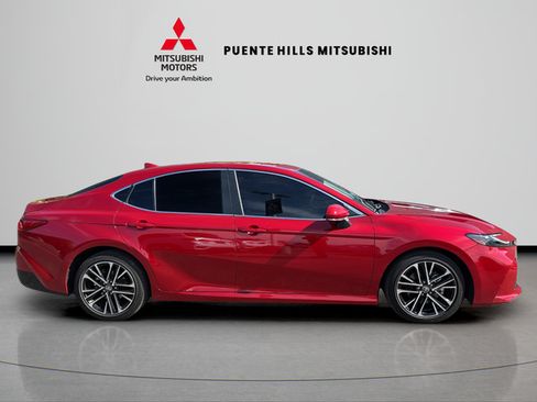 Used 2025 Toyota Camry XLE FWD image 4