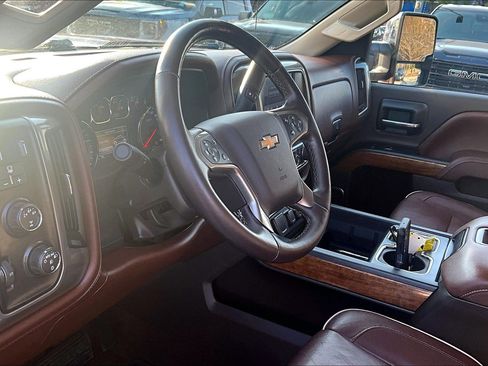 Used 2015 Chevrolet Silverado 2500 High Country w/ Duramax Plus Package image 14