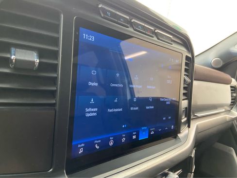 Used 2023 Ford F150 Lariat w/ Equipment Group 502A High image 28