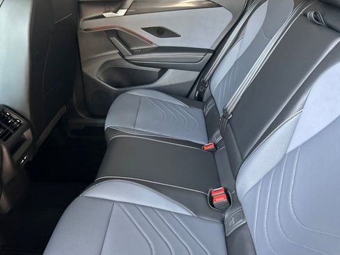 New 2026 Volkswagen Tiguan SE FWD image 10