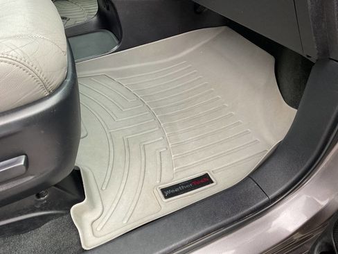 Used 2015 Toyota Sienna AWD image 52