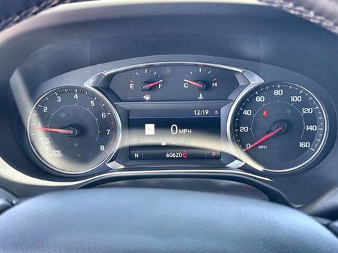 Used 2023 GMC Acadia SLT FWD image 12