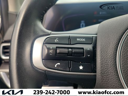 Used 2025 Kia Sportage EX FWD image 31