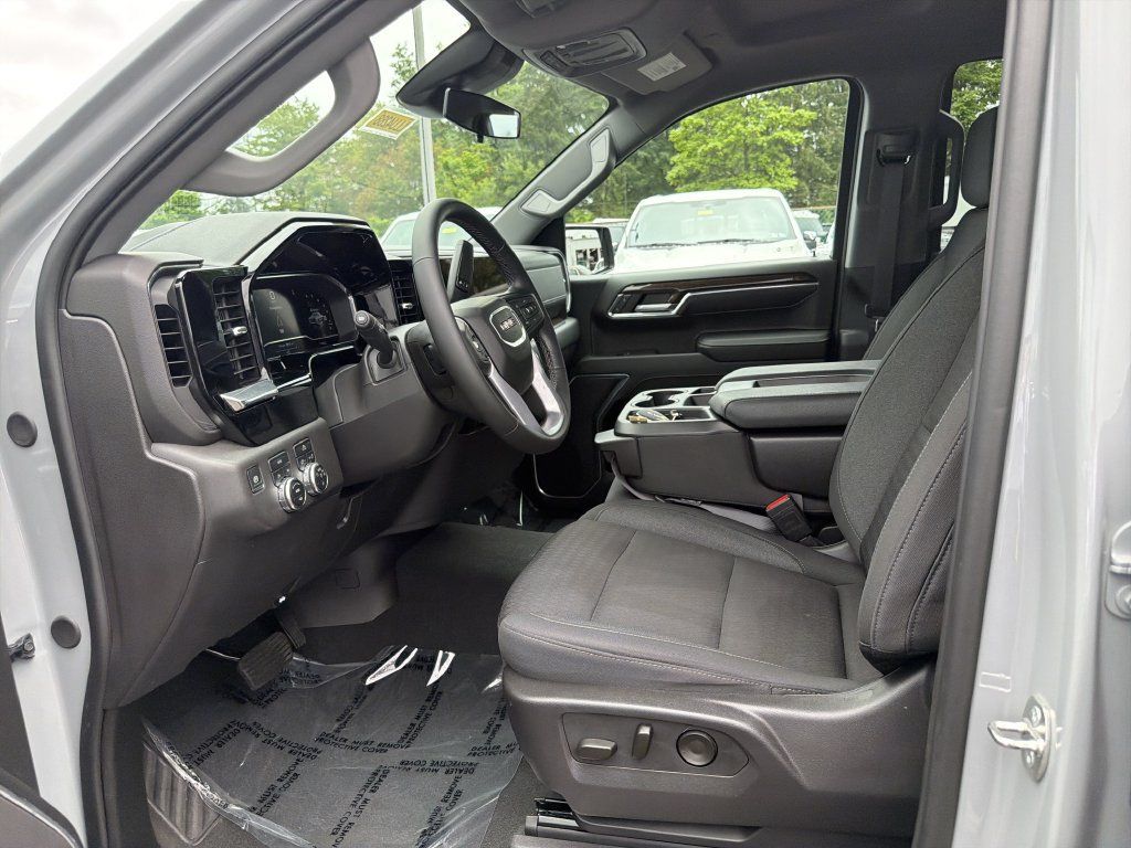 Used 2024 GMC Sierra 1500 Elevation AWD/4WD image 11