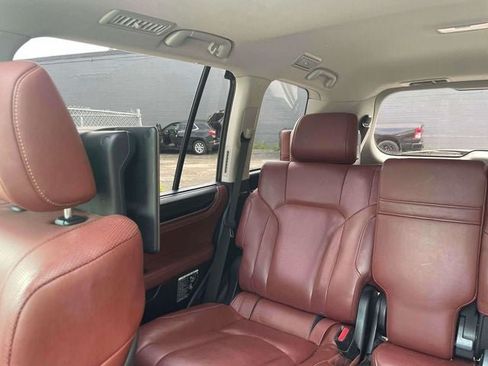 Used 2016 Lexus LX 570 4WD w/ Luxury Package image 35