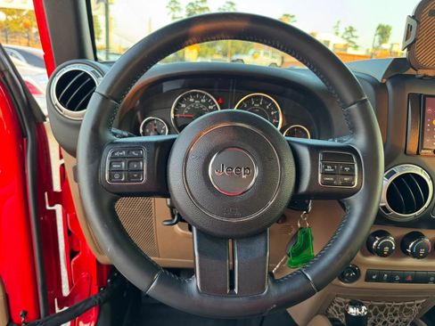 Used 2016 Jeep Wrangler Rubicon w/ Power Convenience Group AWD/4WD image 35