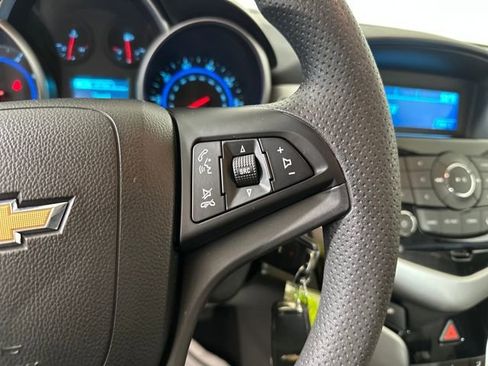 Used 2015 Chevrolet Cruze LS image 16