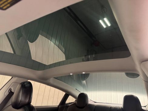 Used 2021 Tesla Model 3 Long Range image 24