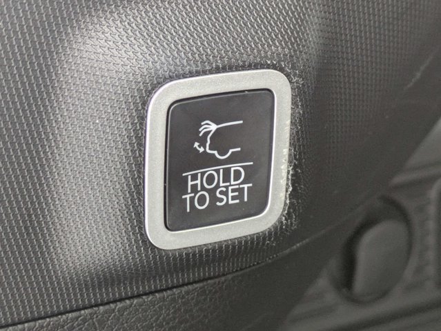 Certified 2025 Jeep Grand Cherokee Summit w/ Obsidian Package AWD/4WD image 10