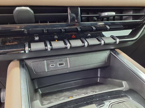 New 2026 GMC Canyon Denali AWD/4WD image 14