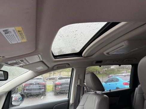 Used 2017 Honda Odyssey Touring image 21