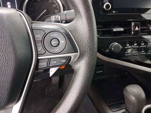 Used 2021 Toyota Camry LE image 20