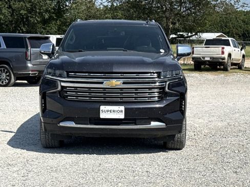 Used 2023 Chevrolet Suburban Premier AWD/4WD image 2