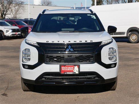 Used 2025 Mitsubishi Outlander SEL Black Edition image 2