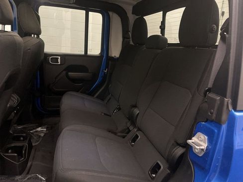 Used 2023 Jeep Gladiator Sport image 17