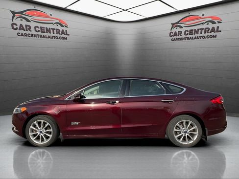 Used 2017 Ford Fusion Energi SE image 2