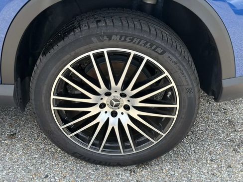 Used 2026 Mercedes-Benz GLC 300 image 4