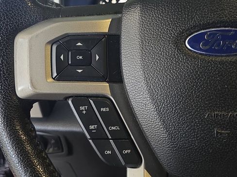 Used 2015 Ford F150 Lariat w/ Equipment Group 502A Luxury AWD/4WD image 20